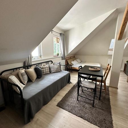 Number 5 Vlevo Dole Apartment Рокитнице над Ийзероу Екстериор снимка