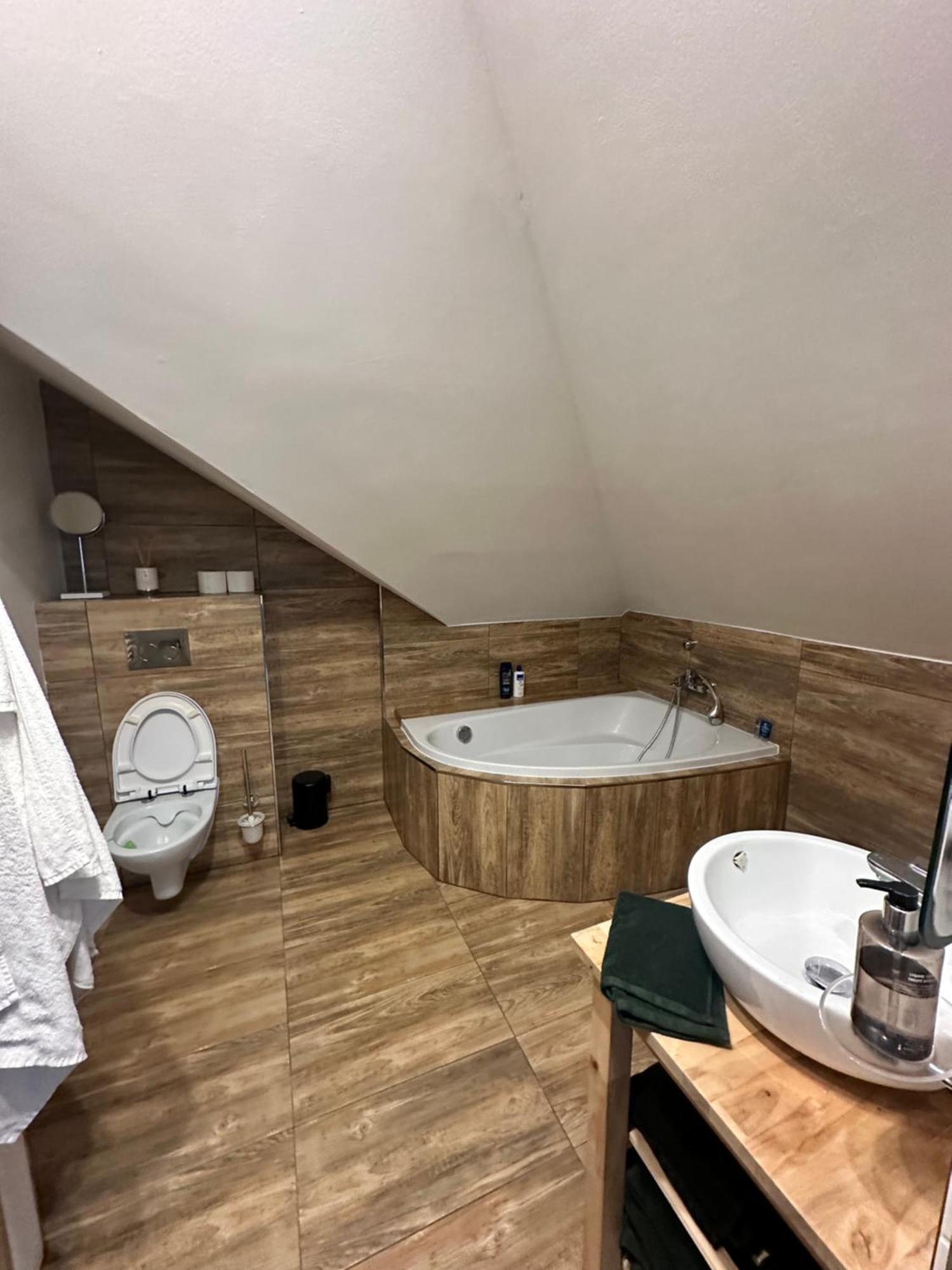 Number 5 Vlevo Dole Apartment Рокитнице над Ийзероу Екстериор снимка